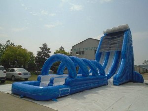 What Features Should You Look for in an Inflatable Water Slide?